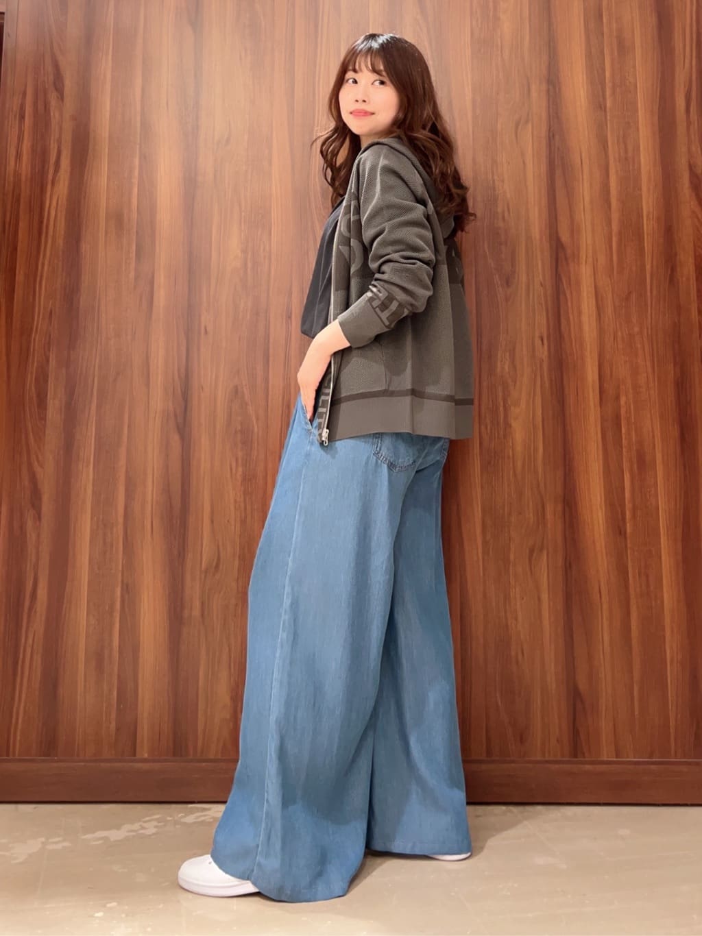 Vinのコーディネートを紹介します。｜Rakuten Fashion(楽天ファッション／旧楽天ブランドアベニュー)3140771