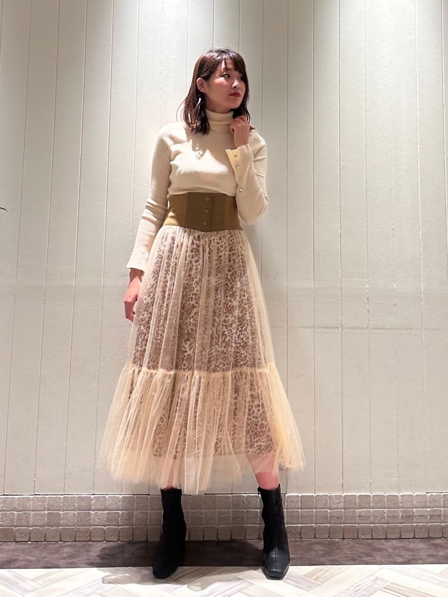 REDYAZELのハイウエストチュールロングスカートを使ったコーディネートを紹介します。｜Rakuten Fashion(楽天ファッション／旧楽天ブランドアベニュー)3143416