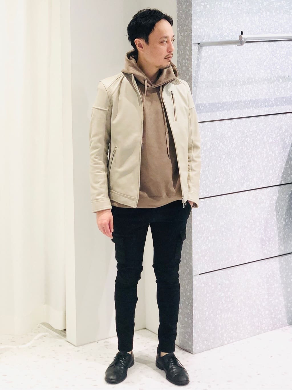 MEN'S BIGIのシングルライダースレザージャケットを使ったコーディネートを紹介します。｜Rakuten Fashion(楽天ファッション／旧楽天ブランドアベニュー)3148770