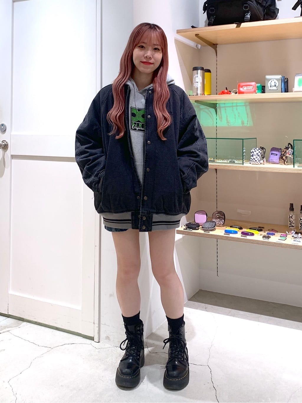 X-girlのNEON BOX LOGO PATCH SWEAT HOODIE パーカー X-girlを使った