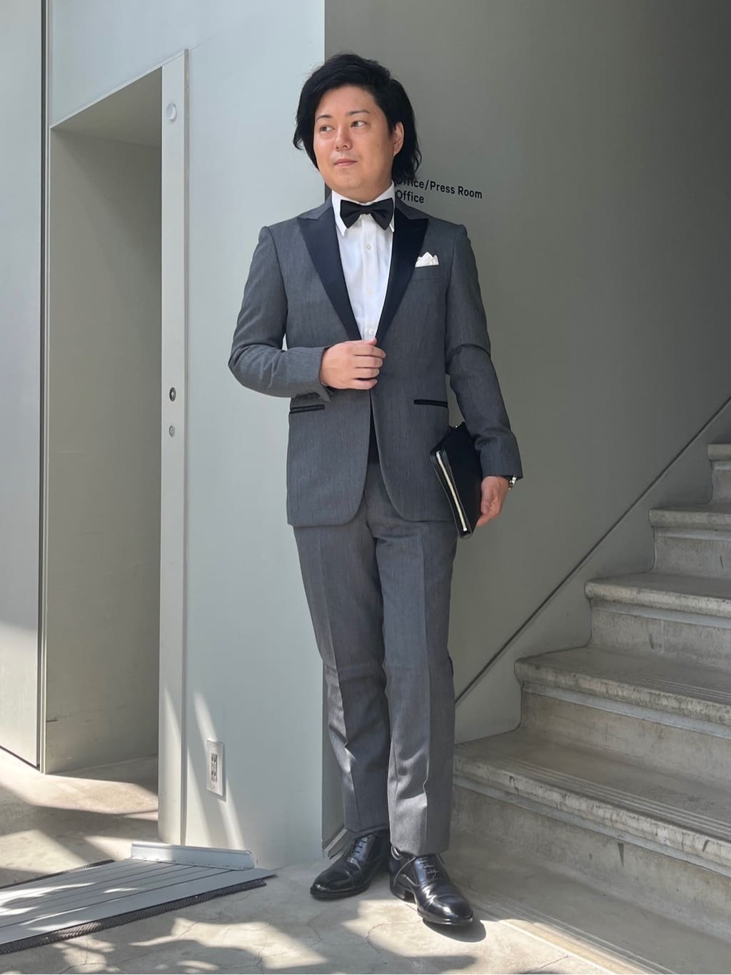 TAKEO KIKUCHIの【FORMAL】ピークドラペル タキシードクロス スーツを使ったコーディネートを紹介します。｜Rakuten Fashion(楽天ファッション／旧楽天ブランドアベニュー)3154944