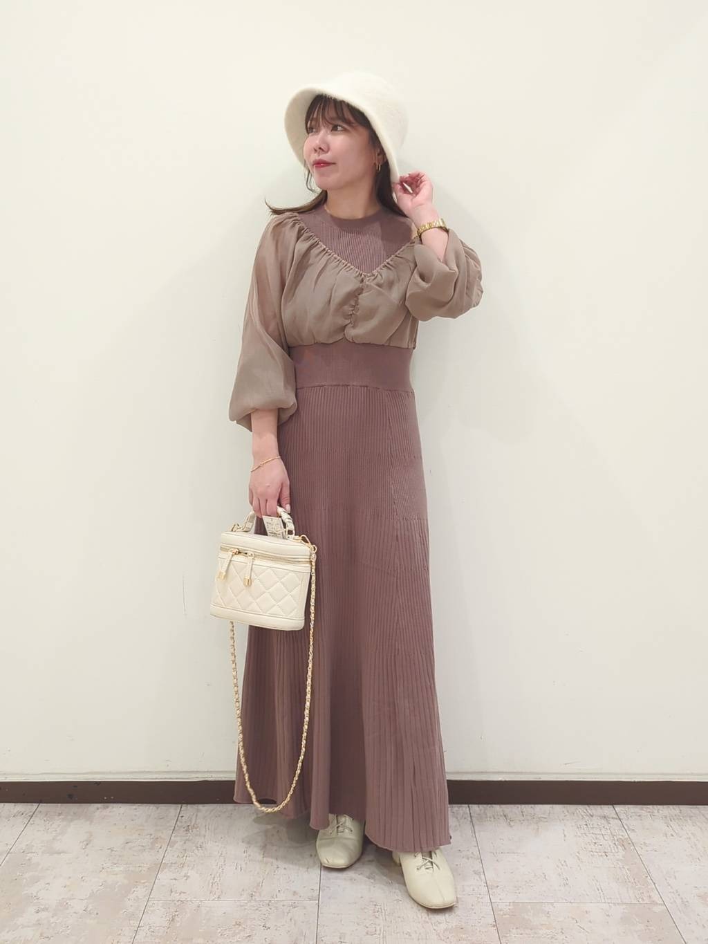 mysty womanのアンゴラ風バケットハットを使ったコーディネートを紹介します。｜Rakuten Fashion(楽天ファッション／旧楽天ブランドアベニュー)3174060