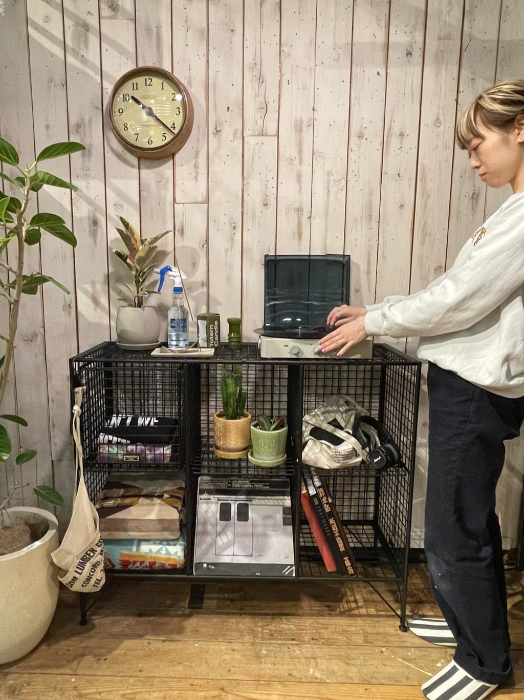journal standard Furnitureの【APFR/アポテーケフレグランス】真鍮お香立てを使ったコーディネートを紹介します。｜Rakuten Fashion(楽天ファッション／旧楽天ブランドアベニュー)3181043