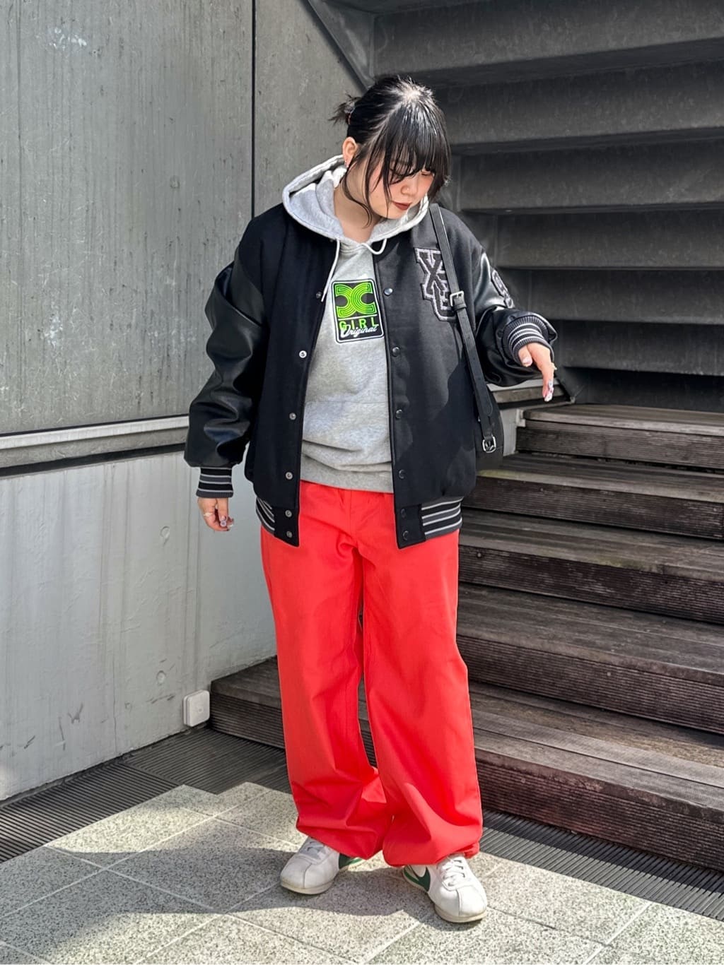 X-girlのNEON BOX LOGO PATCH SWEAT HOODIE パーカー X-girlを使った