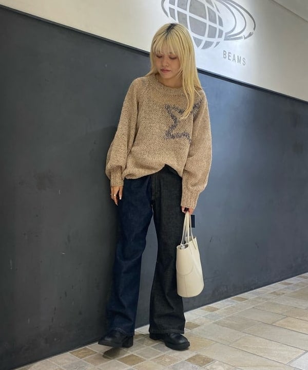 BEAMS WOMENのLee × maturely / 別注 Indigo & Black Denim Flare