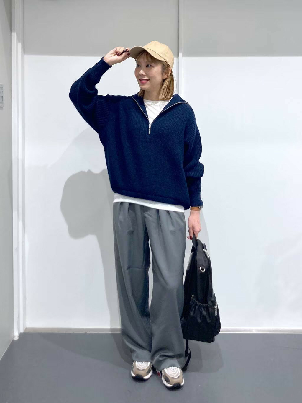 LAKOLEのスロープデイバッグを使ったコーディネートを紹介します。｜Rakuten Fashion(楽天ファッション／旧楽天ブランドアベニュー)3219410