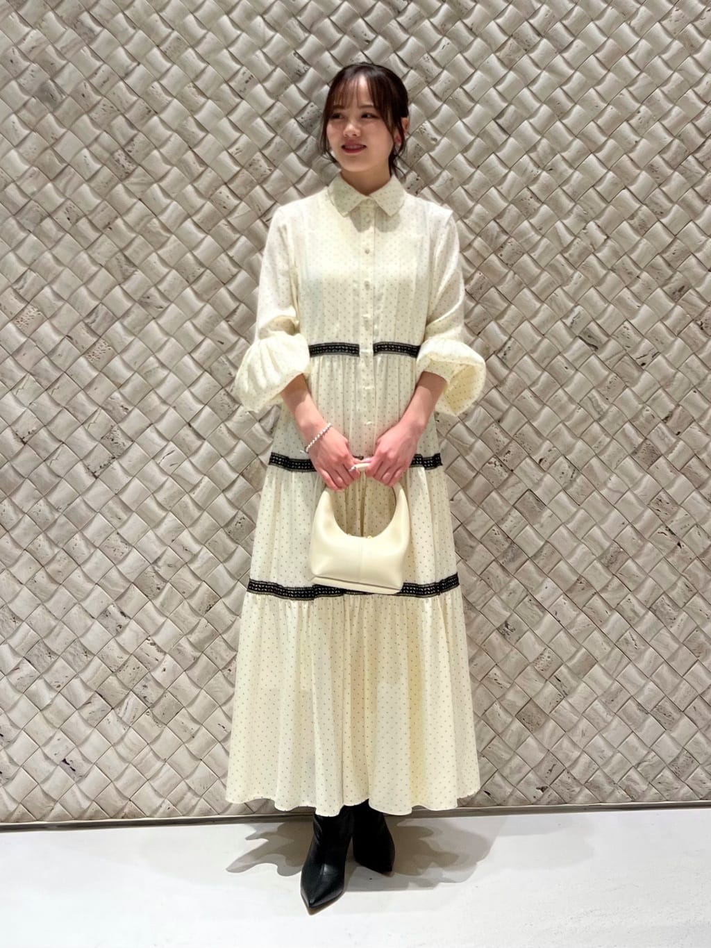 allurevilleの【LOULOU WILLOUGHBY】ピンドットブラウスワンピースを  