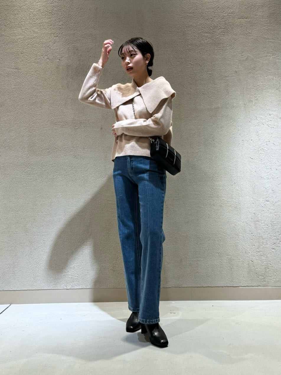 LASUDの「04」アーガオリジナルセミフレアデニムを使ったコーディネートを紹介します。｜Rakuten Fashion(楽天ファッション／旧楽天ブランドアベニュー)3254825