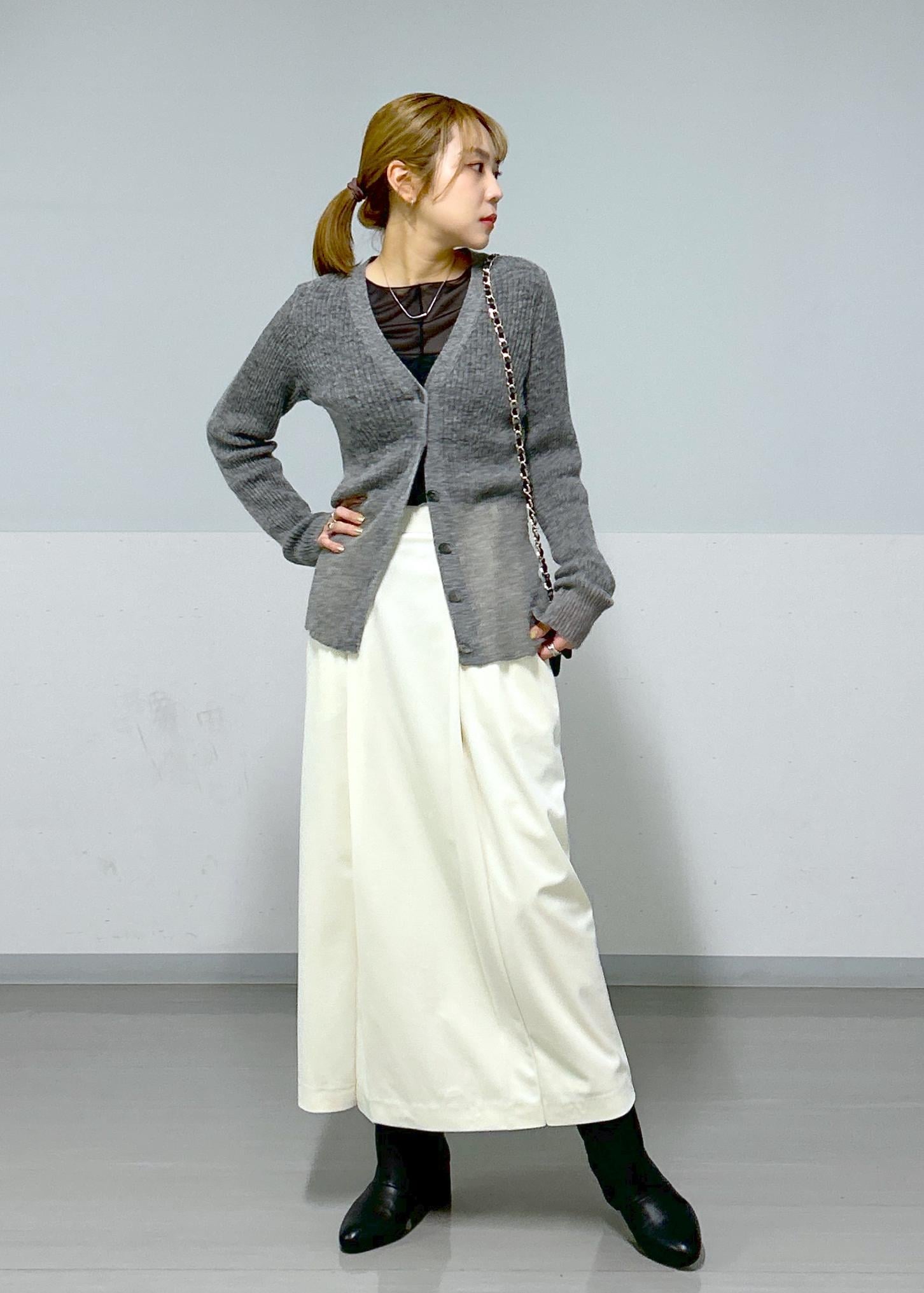SALON adam et rope'のマイクロベロアツイルタックタイトスカート【洗える】を使ったコーディネートを紹介します。｜Rakuten Fashion(楽天ファッション／旧楽天ブランドアベニュー)3314977