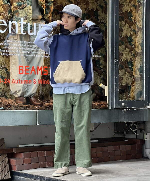 BEAMS MENのBEAMS PLUS / MIL Trousers Herringboneを使った