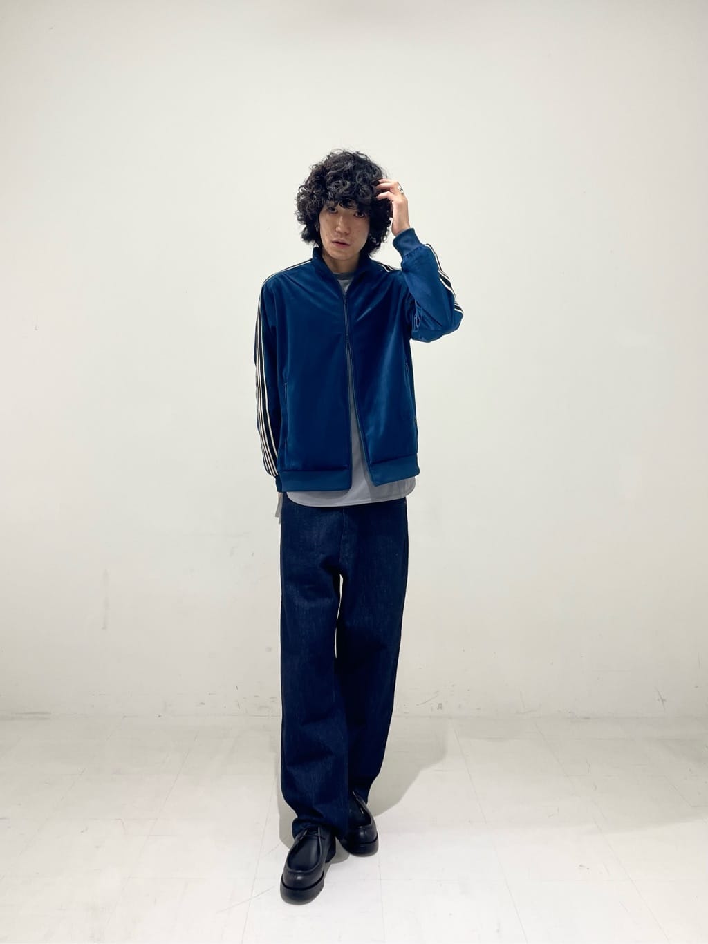 UNITED ARROWS green label relaxingのベロア トラックジャケットを