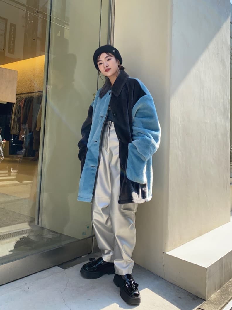 MAISON SPECIALのBicolor Soutien Colored Fur Coatを使った 
