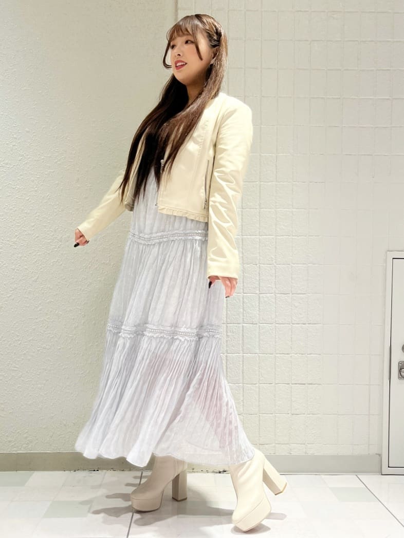 ESPERANZAの【ラク盛り/ショートブーツ】リピーター続出/脚長美脚 厚底ショートブーツを使ったコーディネートを紹介します。｜Rakuten Fashion(楽天ファッション／旧楽天ブランドアベニュー)3286901