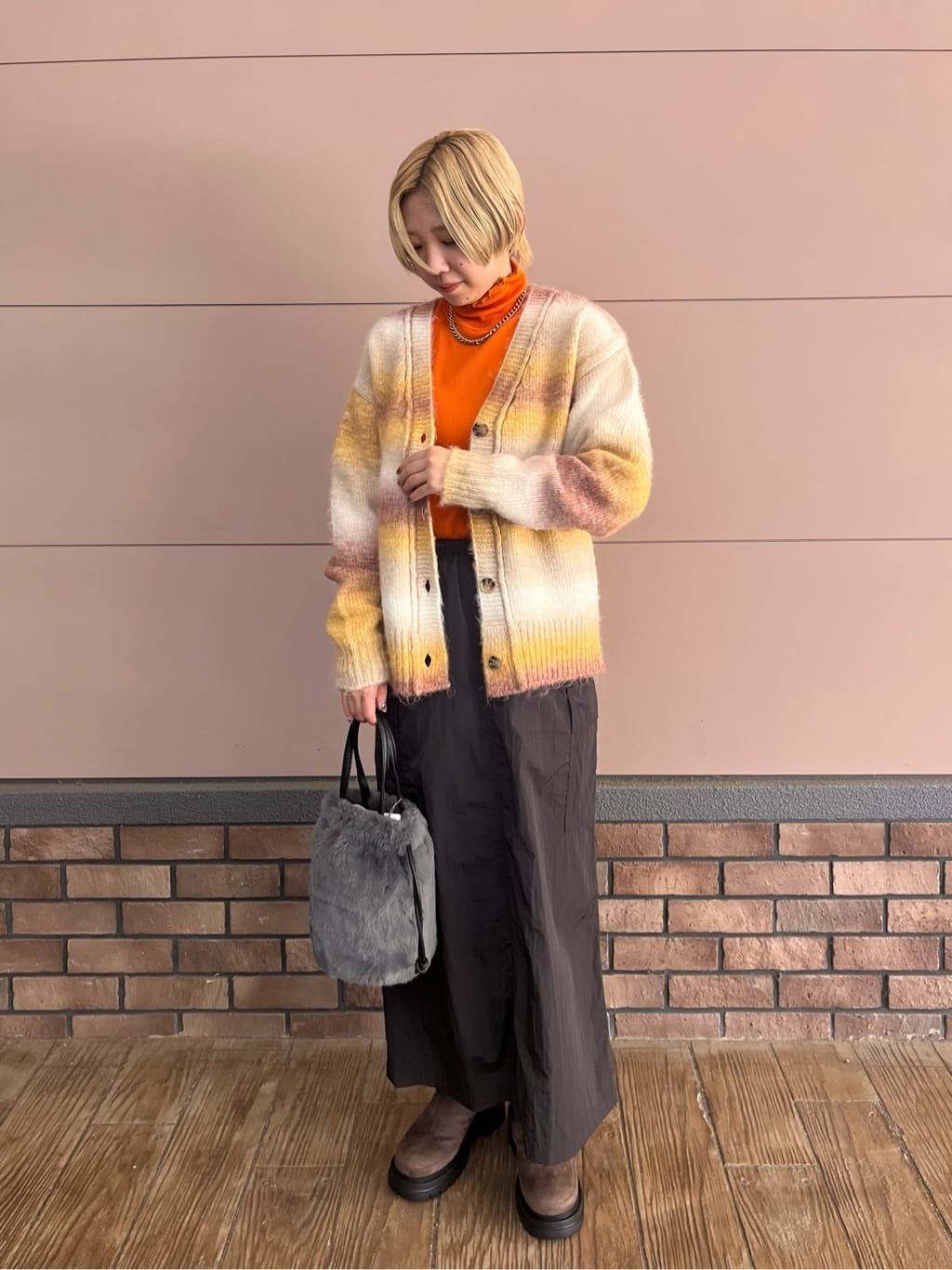 UNITED ARROWS LTD. OUTLETのナイロン カーゴ フレアスカート 2 -ウォッシャブル-を使ったコーディネートを紹介します。｜Rakuten Fashion(楽天ファッション／旧楽天ブランドアベニュー)3295975