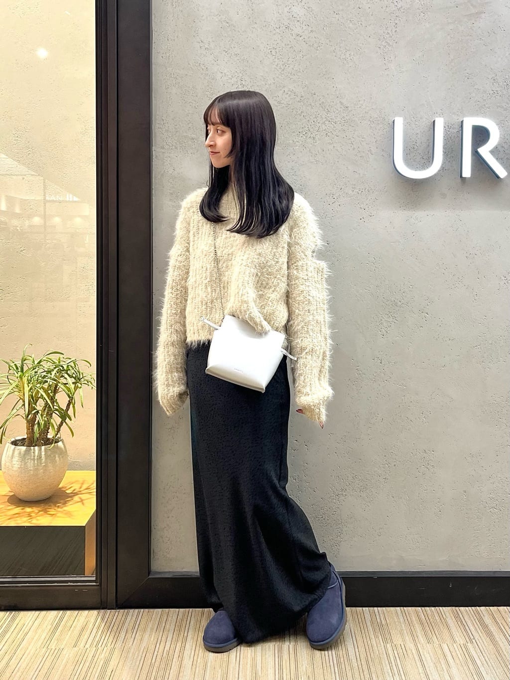 LAATOのSHOULDER SLIT SHAGGY KNITを使ったコーディネート | Rakuten