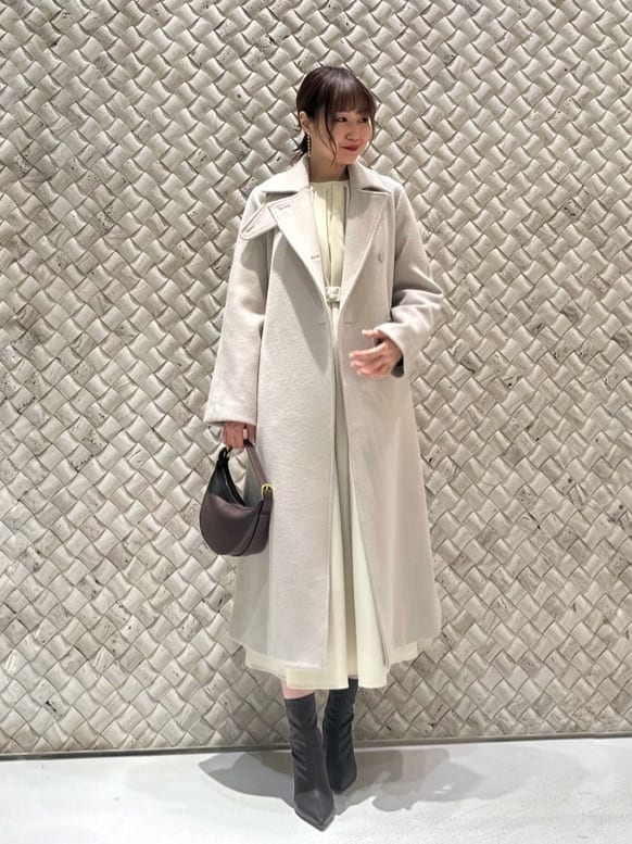 allurevilleのスプリットラグランロングコートを使ったコーディネート  