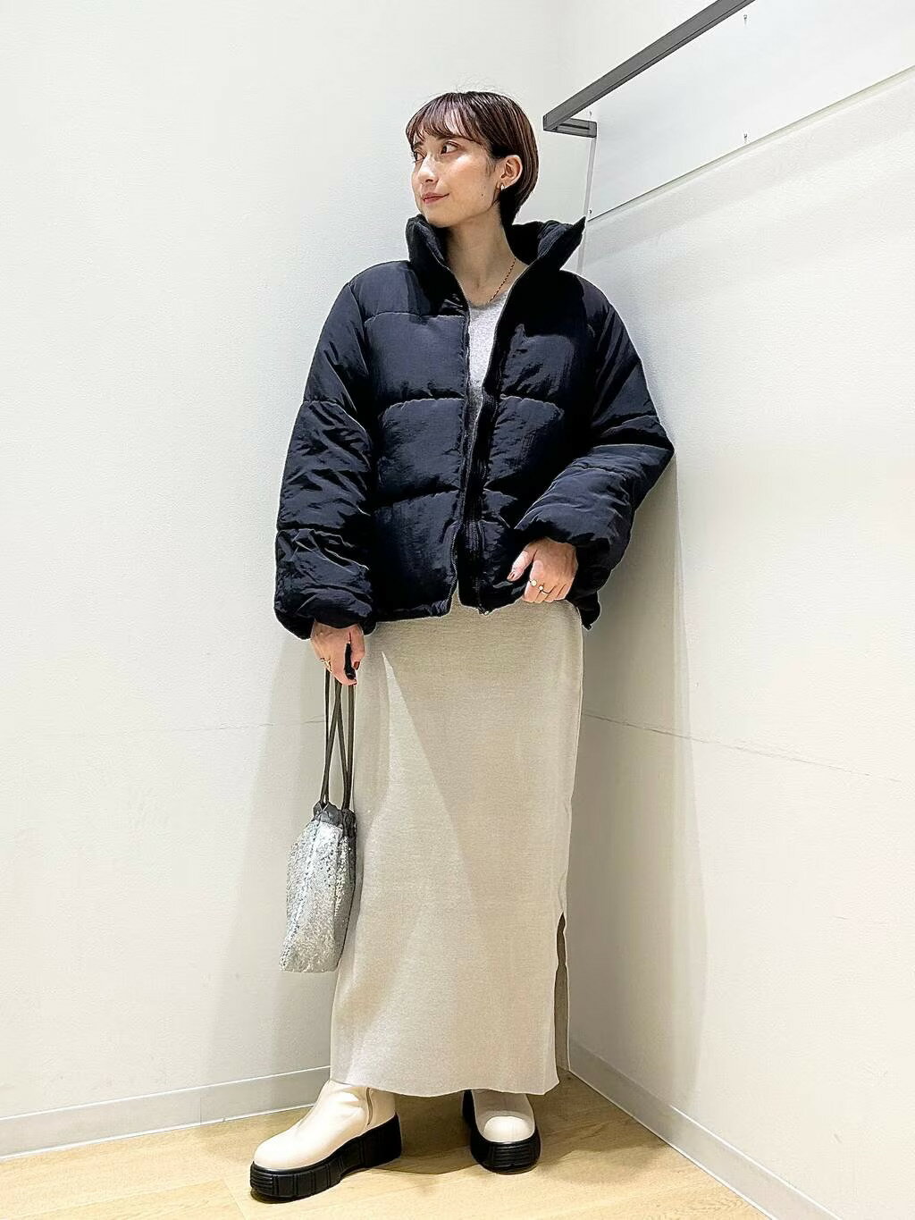 LAKOLEの2WAYスパンコール巾着を使ったコーディネートを紹介します。｜Rakuten Fashion(楽天ファッション／旧楽天ブランドアベニュー)3319549