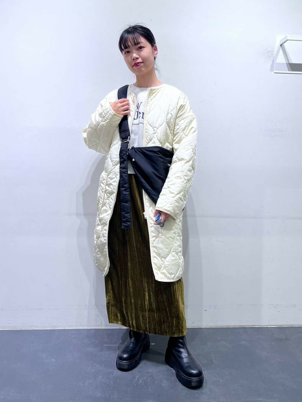 LAKOLEのクロワッサンBIGショルダーを使ったコーディネートを紹介します。｜Rakuten Fashion(楽天ファッション／旧楽天ブランドアベニュー)3319550