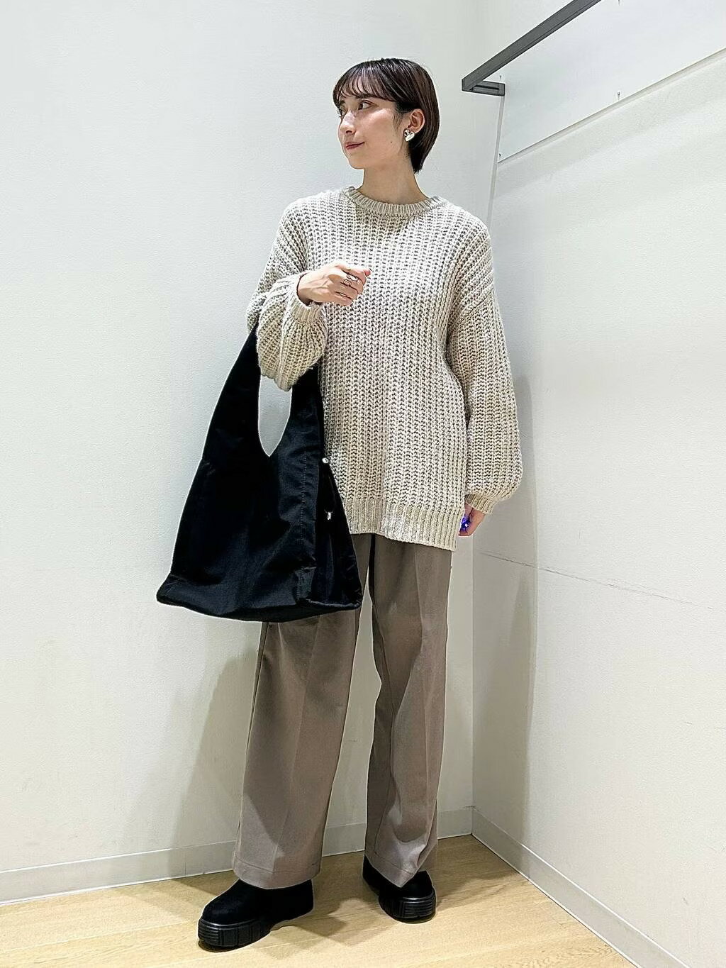 LAKOLEのギャザーショルダーBAGを使ったコーディネートを紹介します。｜Rakuten Fashion(楽天ファッション／旧楽天ブランドアベニュー)3319606