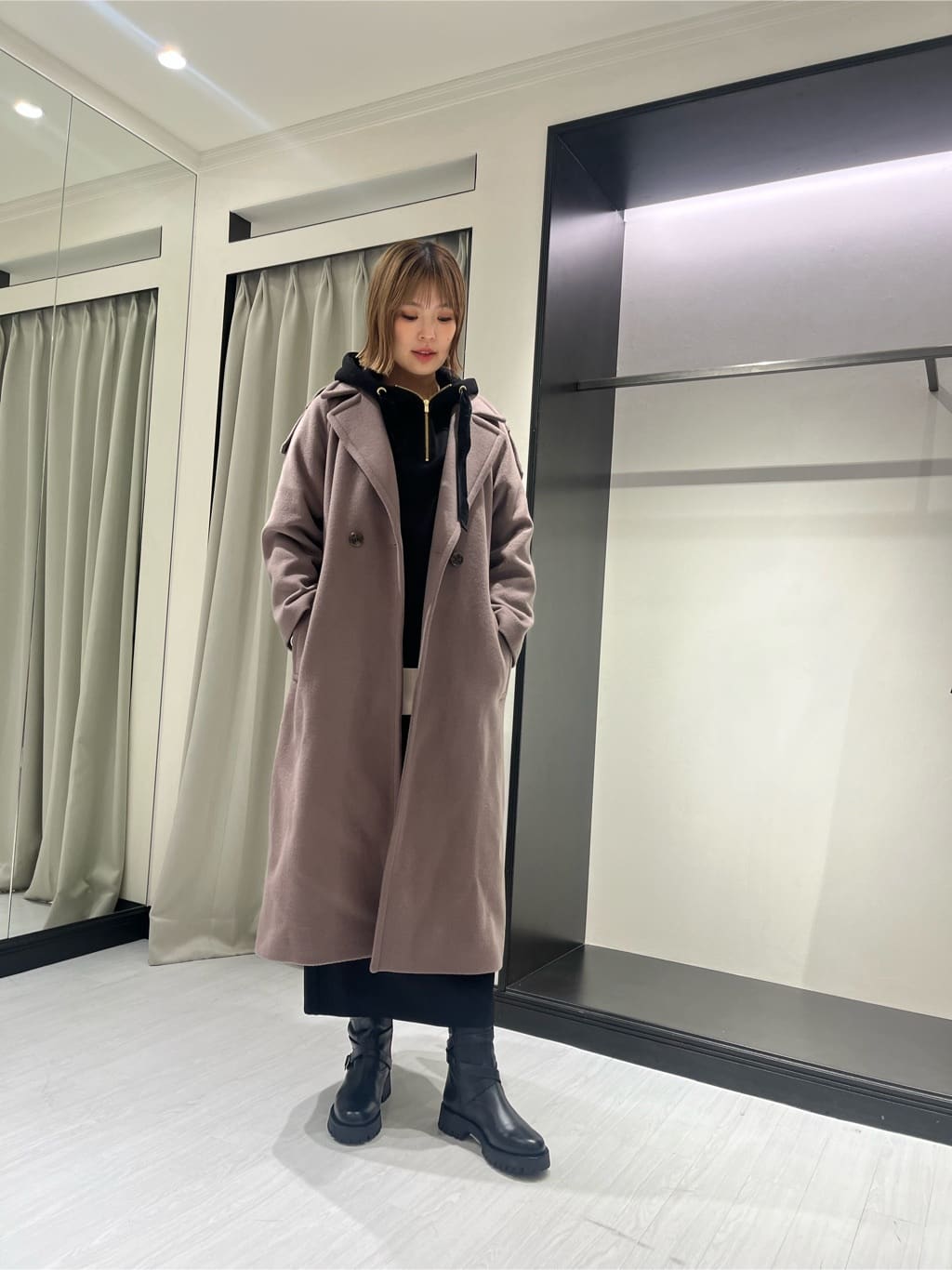 GRACE CONTINENTALのオーバーサイズミリタリーコートを使った 