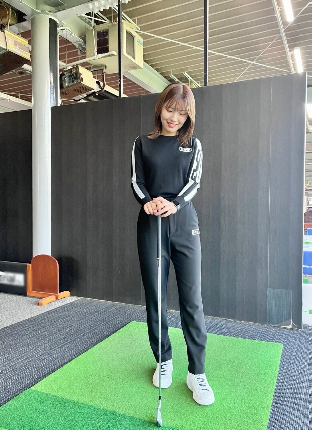 CPG GOLFのクルーネックサイドロゴニットを使ったコーディネート