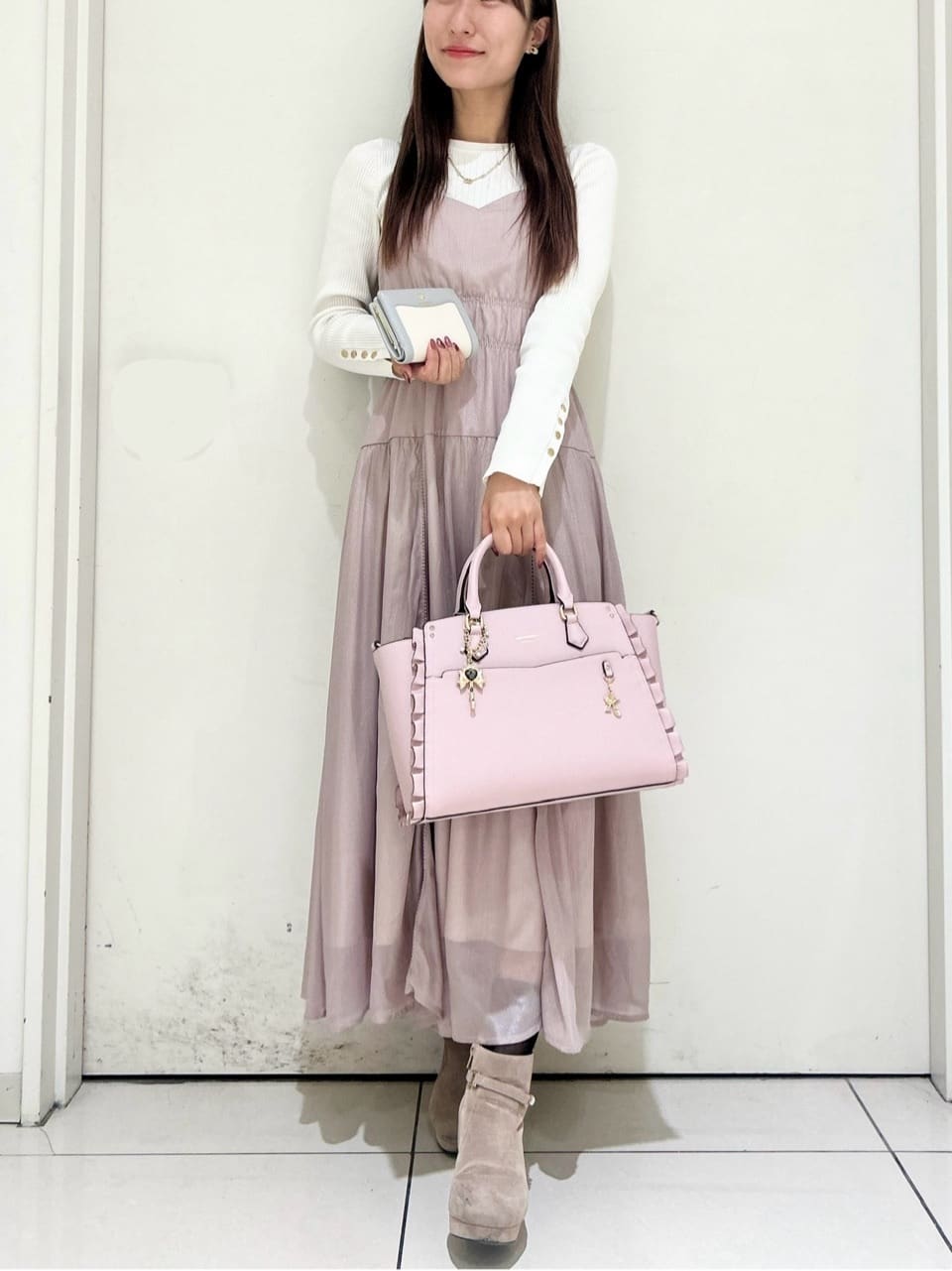 & chouetteの《推し事バッグ》クリアポケット付きトートバッグを使ったコーディネートを紹介します。｜Rakuten Fashion(楽天ファッション／旧楽天ブランドアベニュー)3341524