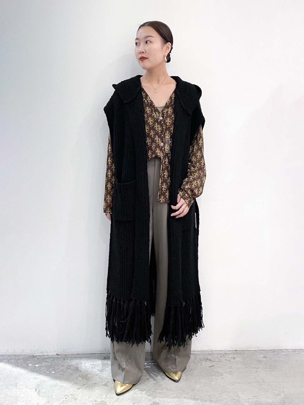 CITYSHOPのSOFT STONE FRINGE ジレ:ニットを使ったコーディネート