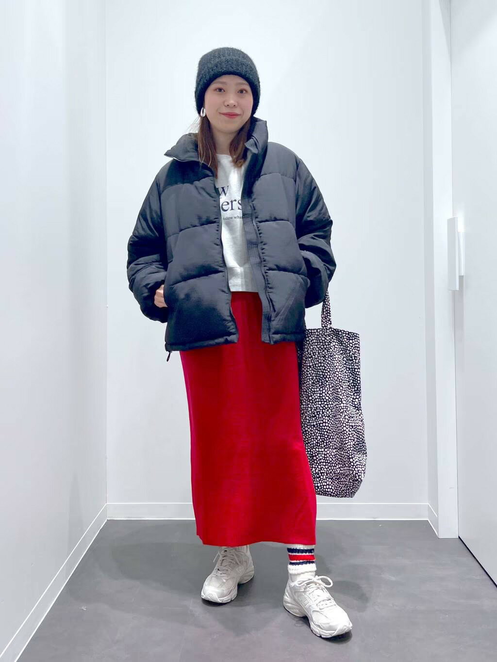 LAKOLEのスクエアビックトートバックを使ったコーディネートを紹介します。｜Rakuten Fashion(楽天ファッション／旧楽天ブランドアベニュー)3351336