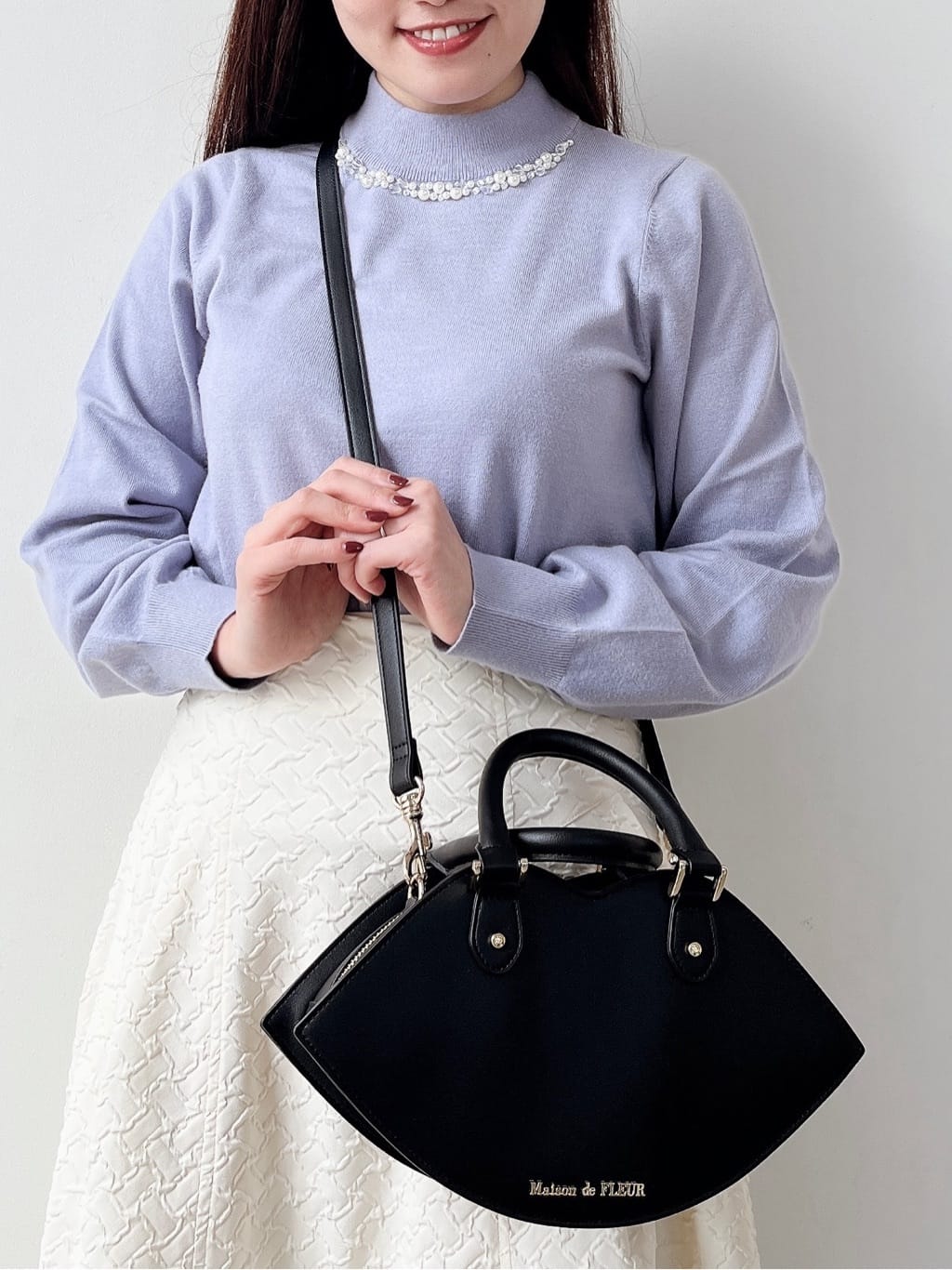 Maison de FLEURのリップモチーフバッグを使ったコーディネートを紹介します。｜Rakuten Fashion(楽天ファッション／旧楽天ブランドアベニュー)3373081
