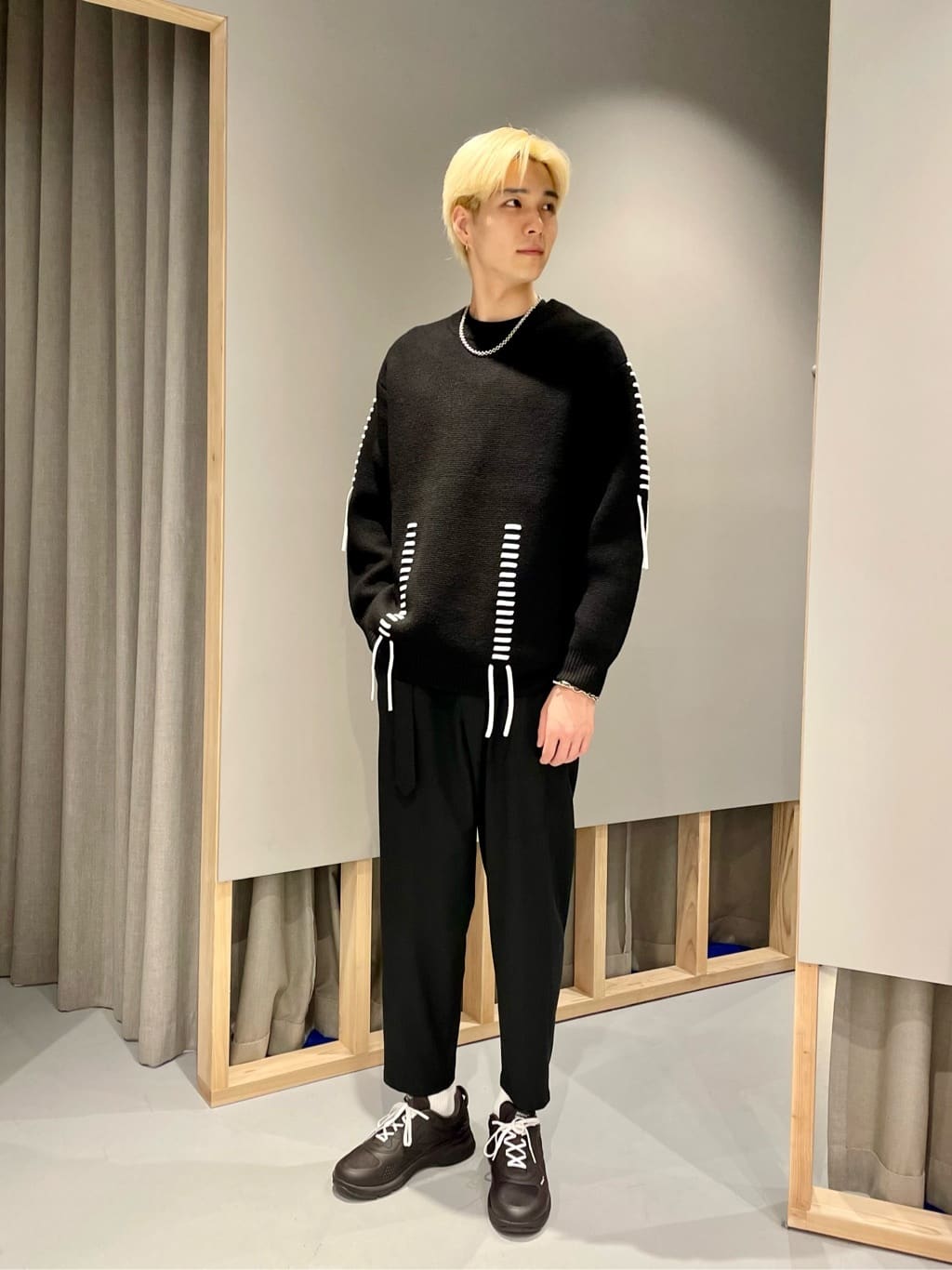 LOVELESSの【UNISEX】ポイントスレッドクルーネックを使ったコーディネートを紹介します。｜Rakuten Fashion(楽天ファッション／旧楽天ブランドアベニュー)3399965