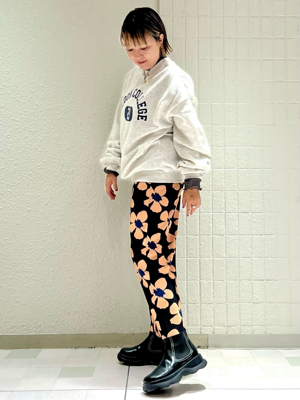 ESPERANZAのウェーブソールサイドゴアショートブーツを使ったコーディネートを紹介します。｜Rakuten Fashion(楽天ファッション／旧楽天ブランドアベニュー)3400489