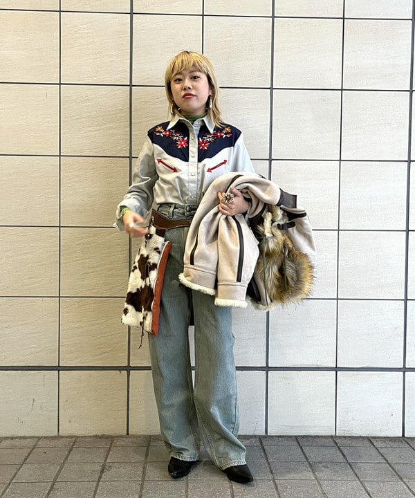 BEAMS WOMENのUNITED CARR * BEAMS BOY / 別注 B-7を使った