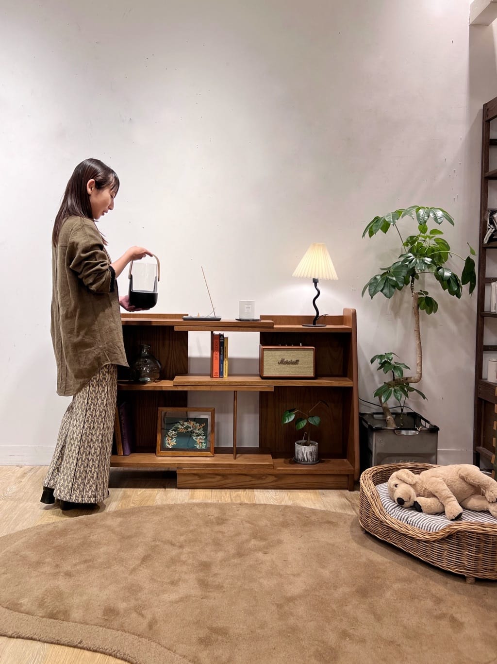 journal standard Furnitureの★【Marshall/マーシャル】Acton 3 Bluetooth Brown スピーカーを使ったコーディネートを紹介します。｜Rakuten Fashion(楽天ファッション／旧楽天ブランドアベニュー)3416604