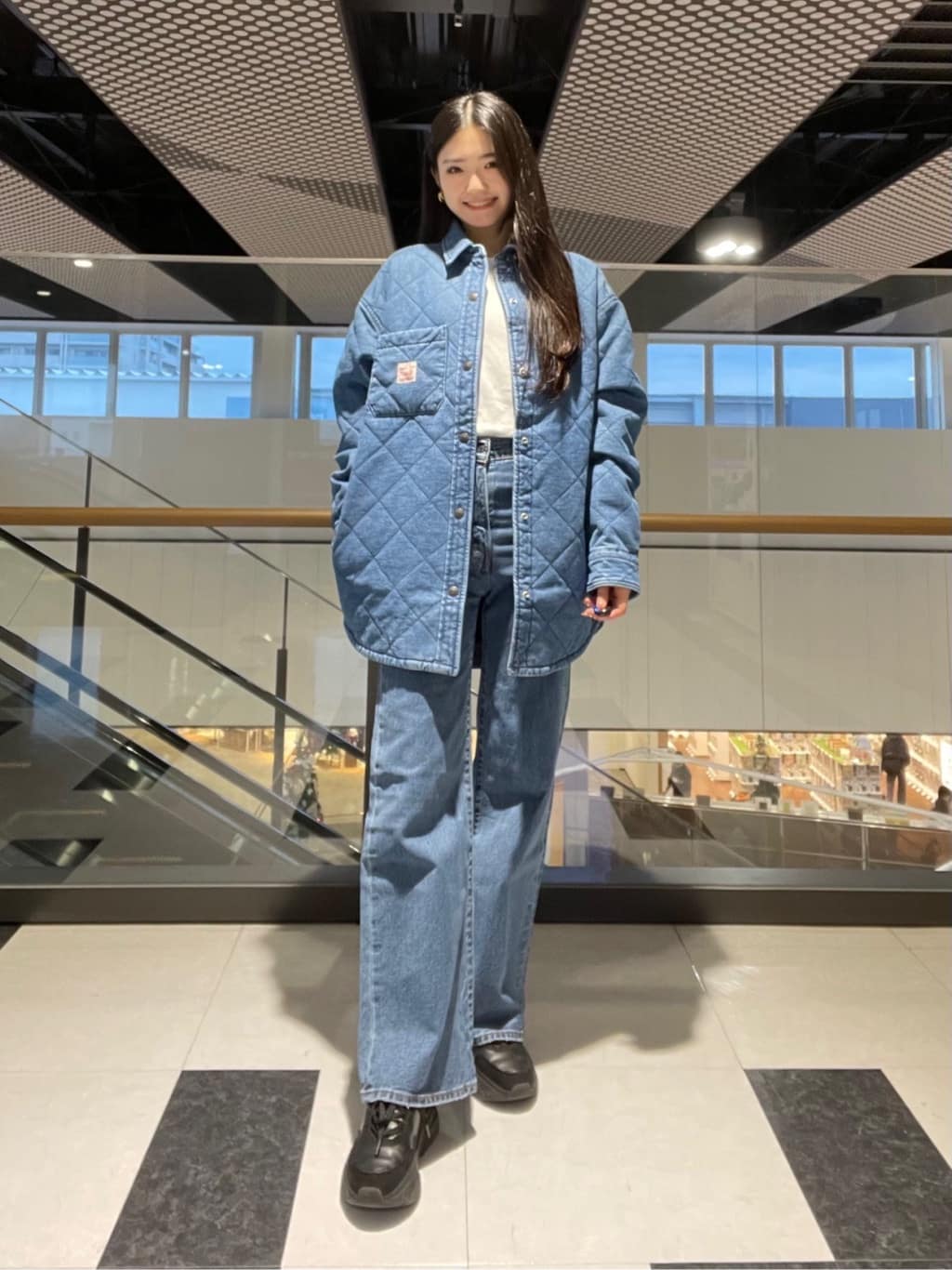 Levi'sのWORKWEAR オーバーサイズシャツ ライトインディゴ DOOM