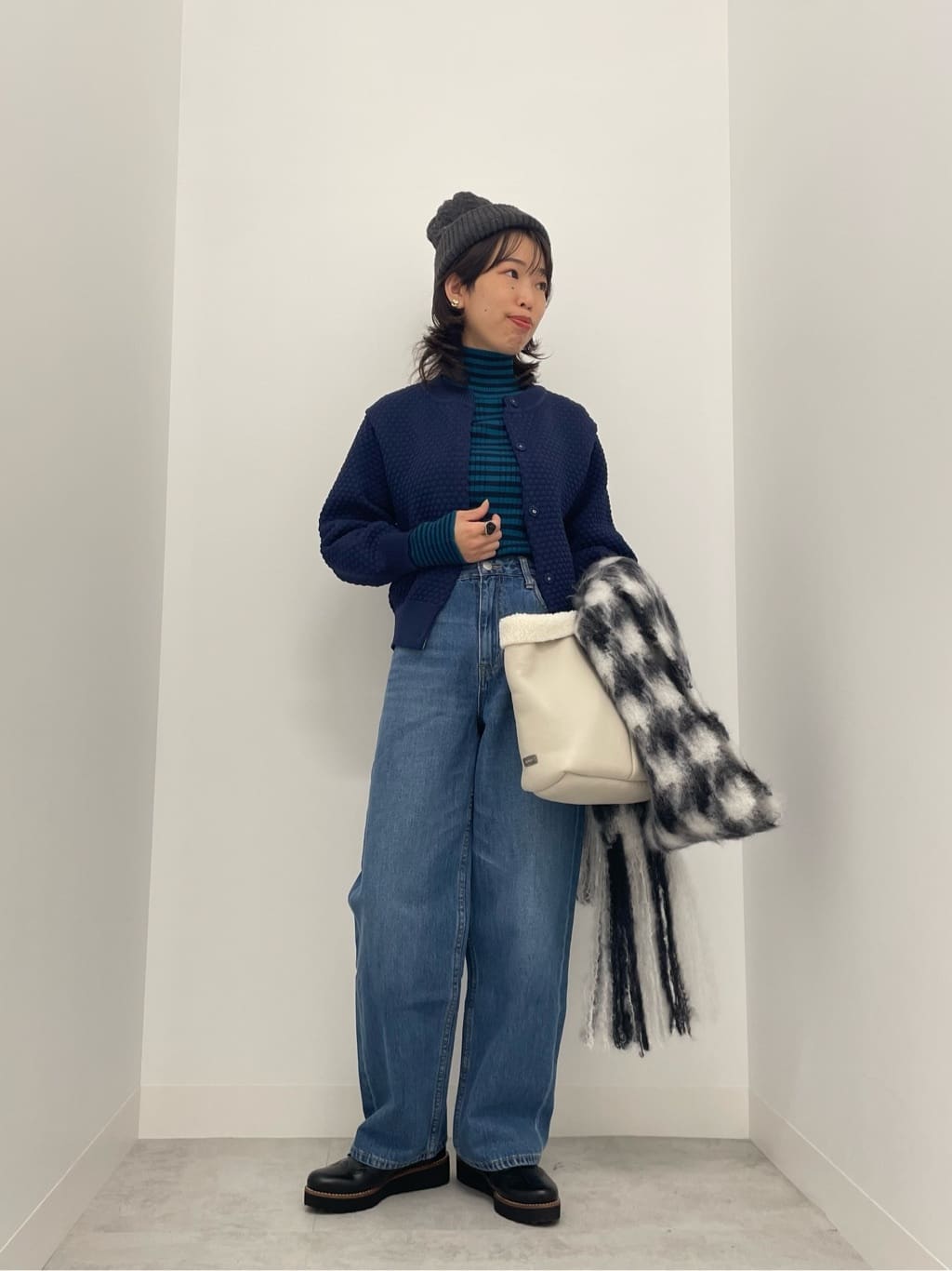 Vinのコーディネートを紹介します。｜Rakuten Fashion(楽天ファッション／旧楽天ブランドアベニュー)3420102