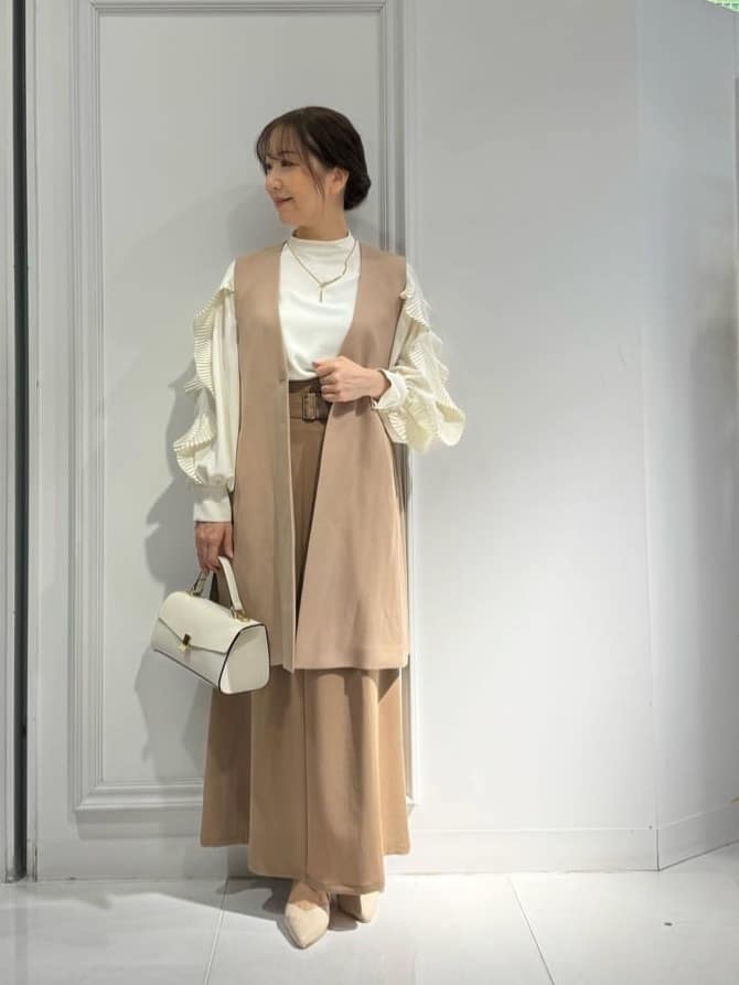 LASUDのスクエアワンハンドルバッグ(White/Black)を使ったコーディネートを紹介します。｜Rakuten Fashion(楽天ファッション／旧楽天ブランドアベニュー)3433209