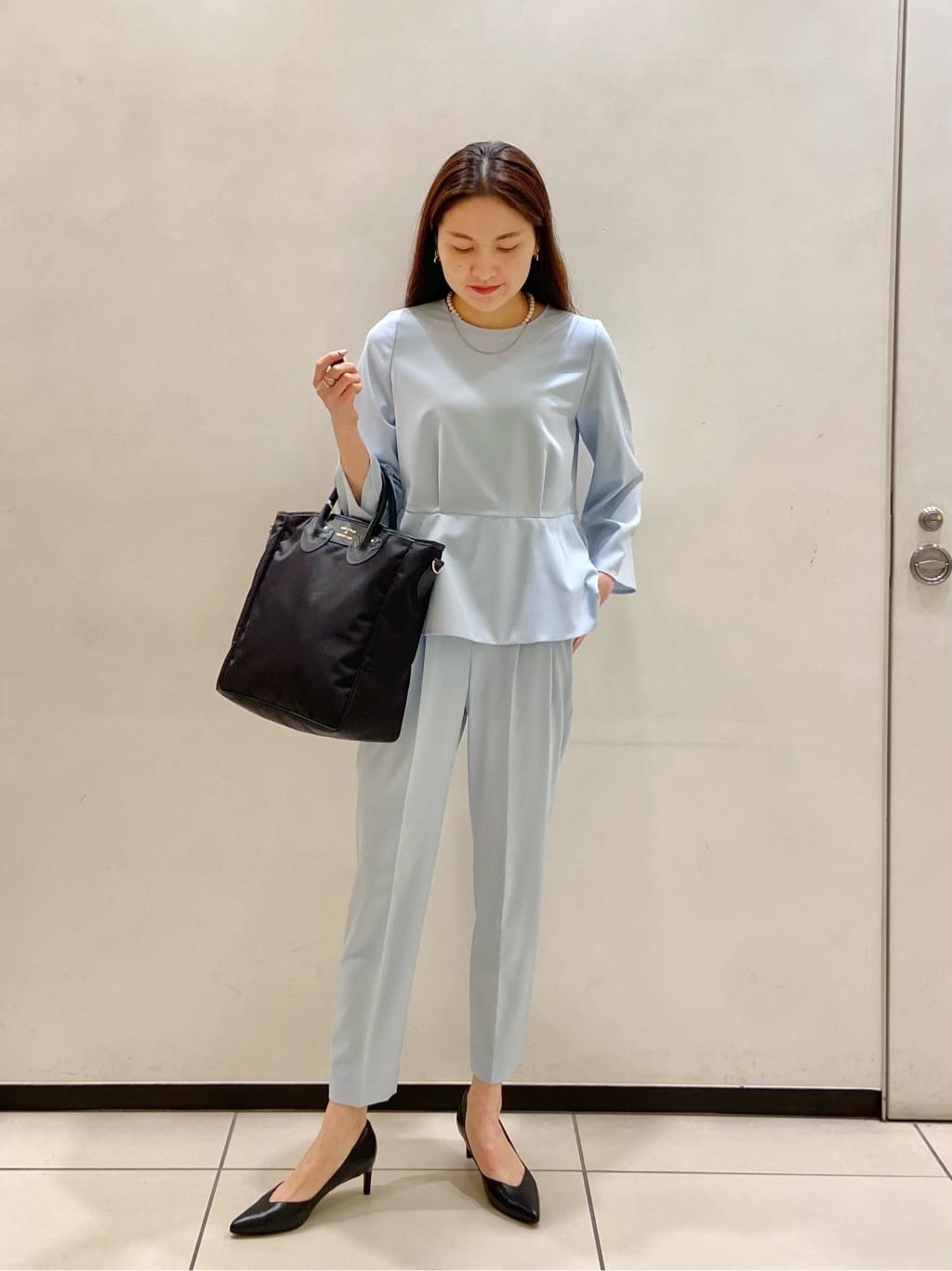 UNITED ARROWS green label relaxingの【別注】<YOUNG&OLSEN The DRYGOODS STORE>MEDIUM トートバッグを使ったコーディネートを紹介します。｜Rakuten Fashion(楽天ファッション／旧楽天ブランドアベニュー)3434360