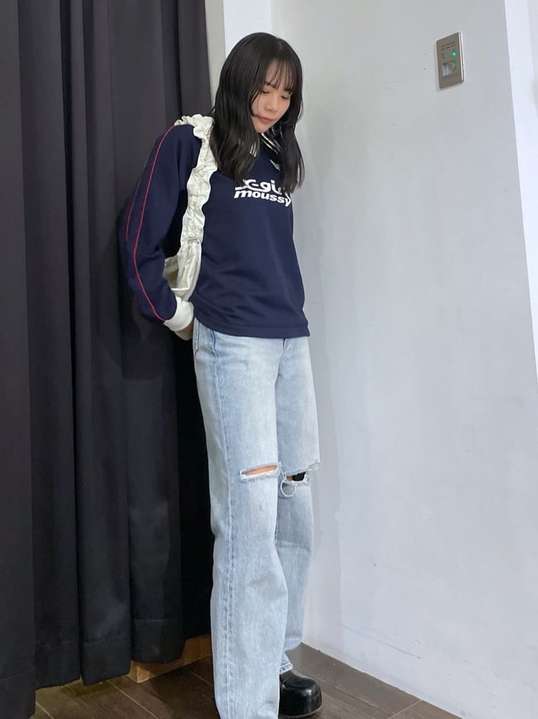 オファー moussy 靴 コーデ