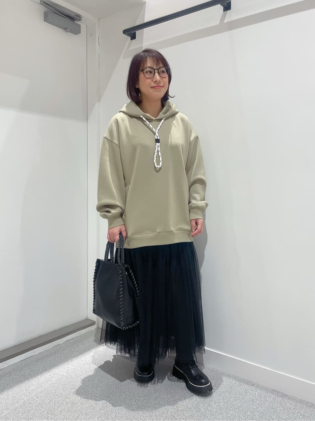 LASUDの2WAYボリュームチュールスカートを使ったコーディネートを紹介します。｜Rakuten Fashion(楽天ファッション／旧楽天ブランドアベニュー)3468022