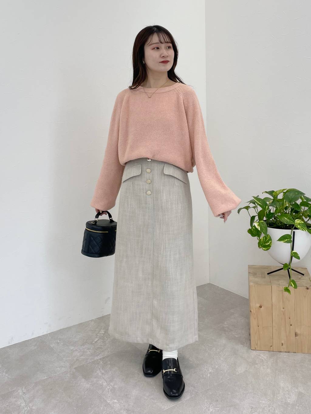 mysty womanの【WEB限定】アイスクリームクルーニットを使ったコーディネートを紹介します。｜Rakuten Fashion(楽天ファッション／旧楽天ブランドアベニュー)3481309