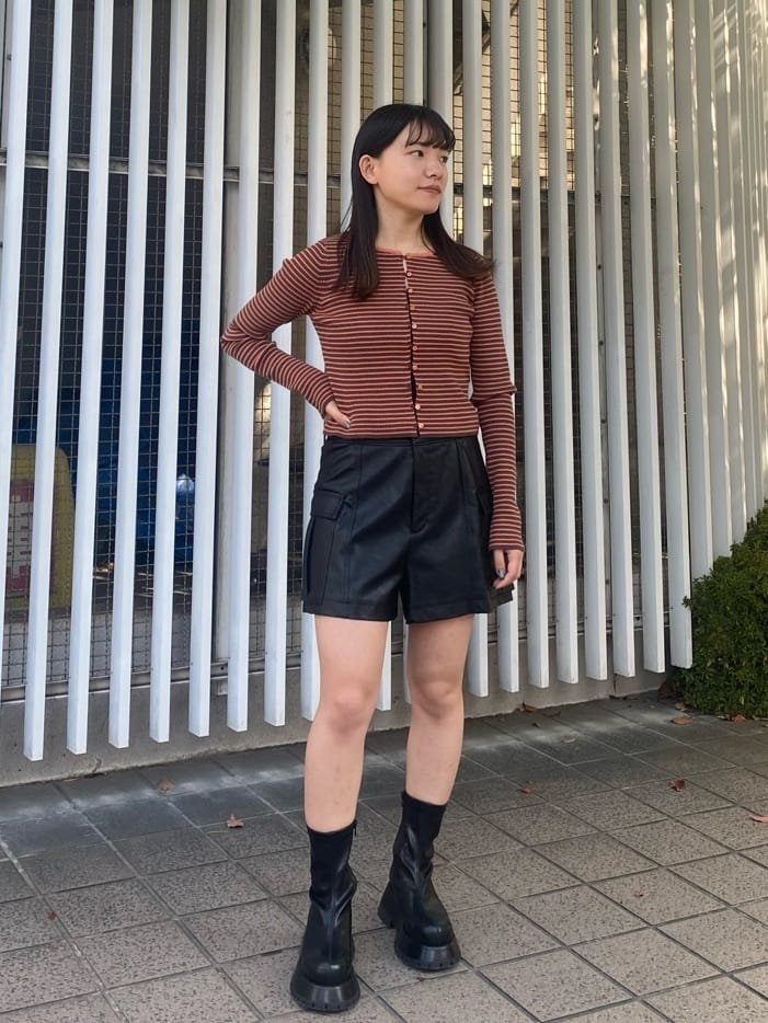 moussyのLOOP BUTTON KNIT カーディガンを使ったコーディネート