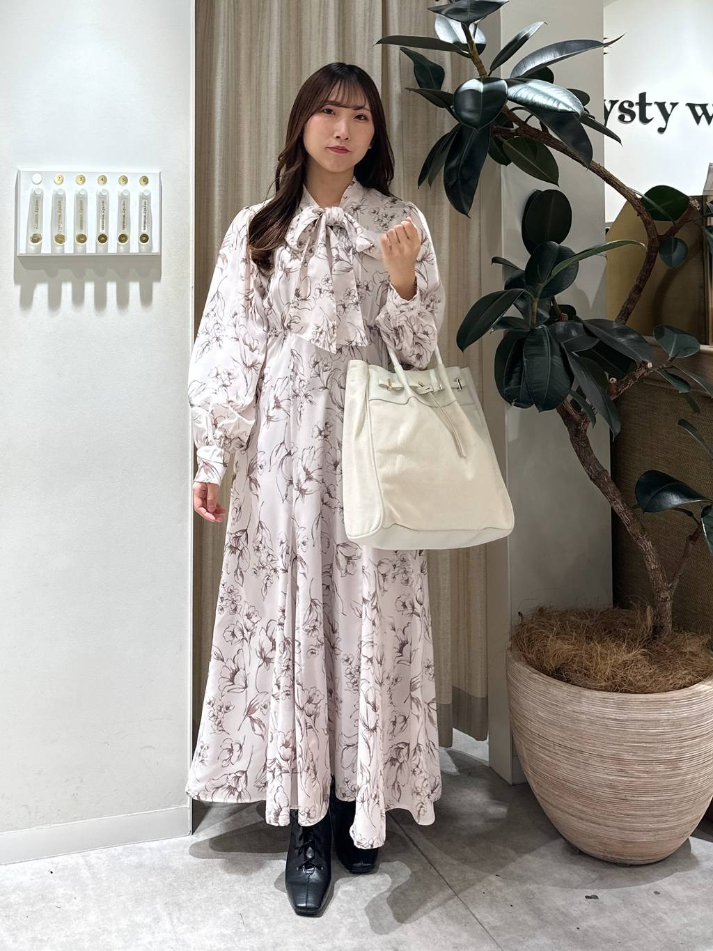 mysty womanのレザー×キャンバスBAGを使ったコーディネートを紹介します。｜Rakuten Fashion(楽天ファッション／旧楽天ブランドアベニュー)3507770