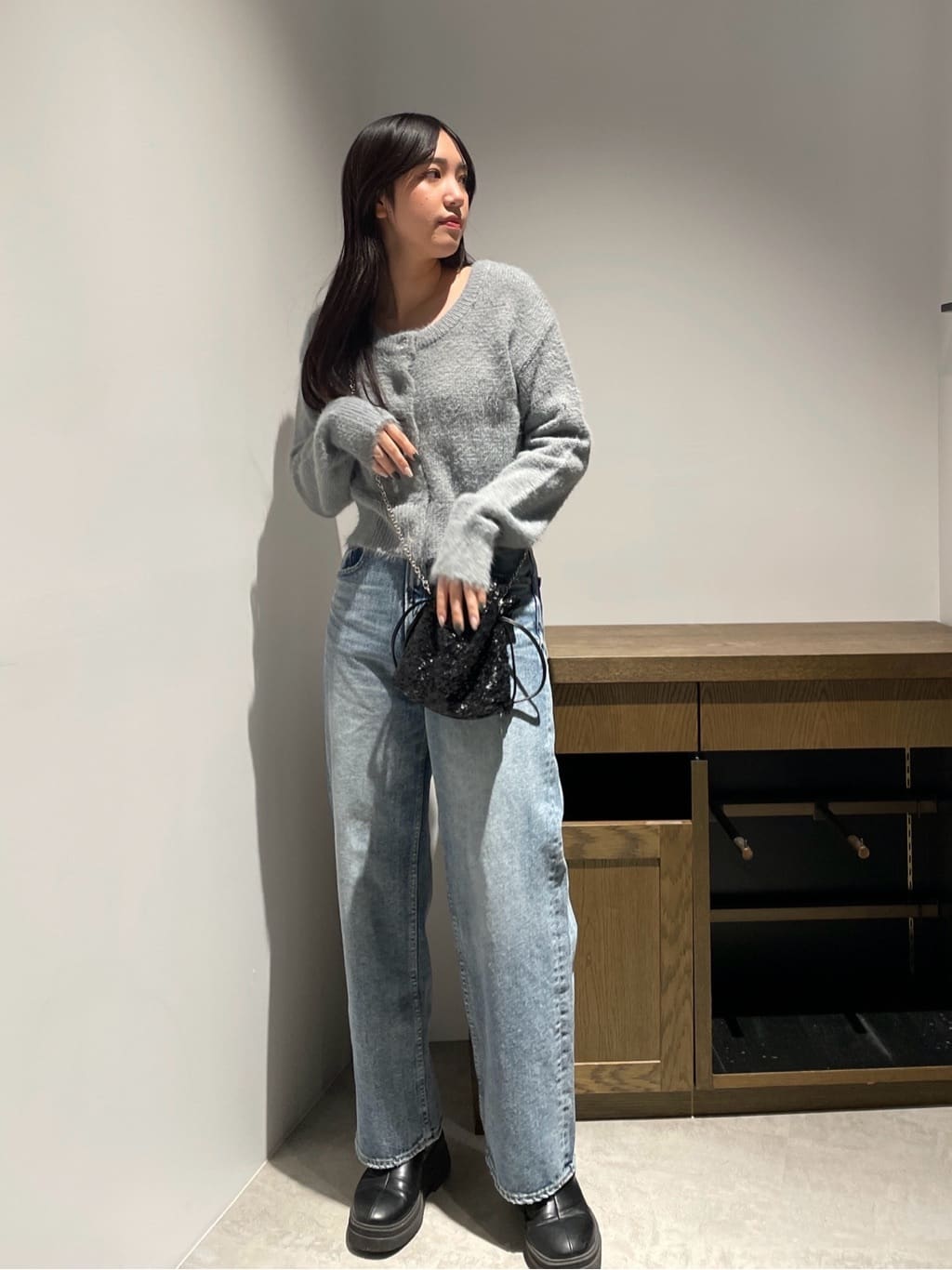 AZUL by moussyのAZUL DENIM ハイウエストワイドデニムを使ったコーディネート | Rakuten  Fashion(楽天ファッション／旧楽天ブランドアベニュー)3517972