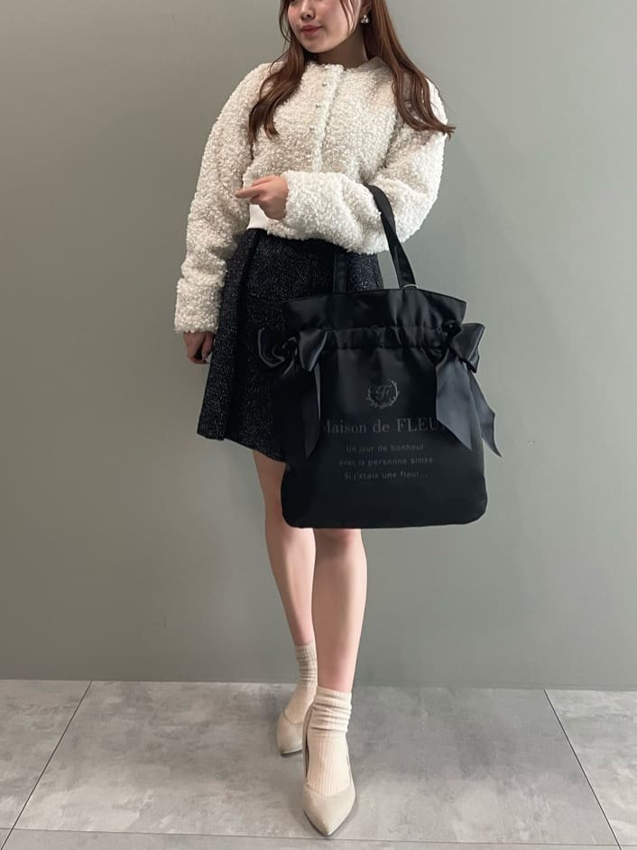 Maison de FLEURのダブルリボンギャザートートバッグを使ったコーディネートを紹介します。｜Rakuten Fashion(楽天ファッション／旧楽天ブランドアベニュー)3525772