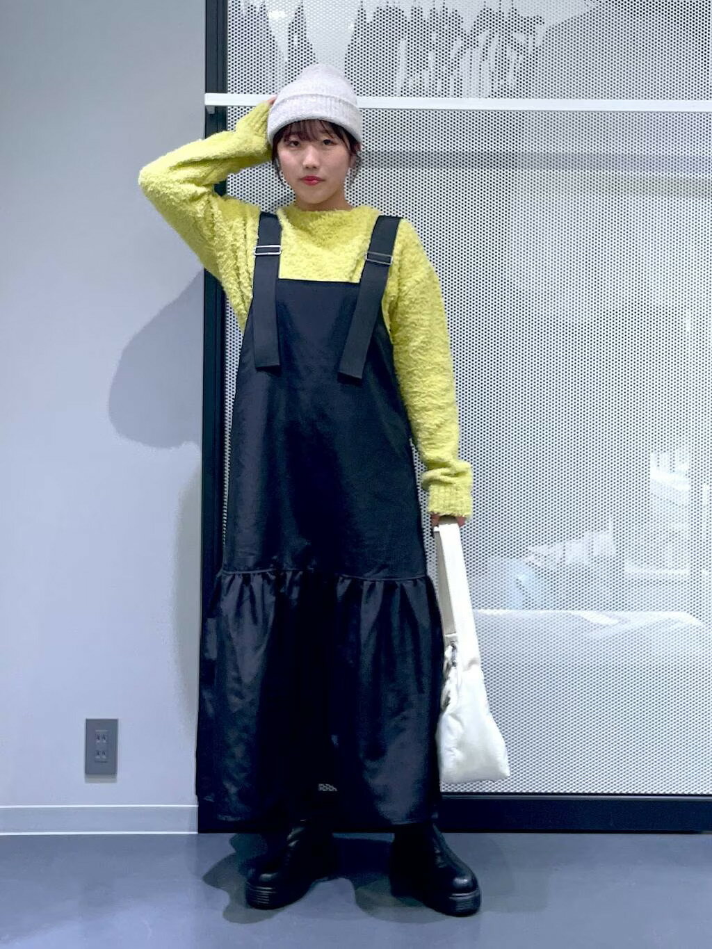 LAKOLEのミニハーフムーンショルダーを使ったコーディネートを紹介します。｜Rakuten Fashion(楽天ファッション／旧楽天ブランドアベニュー)3540299