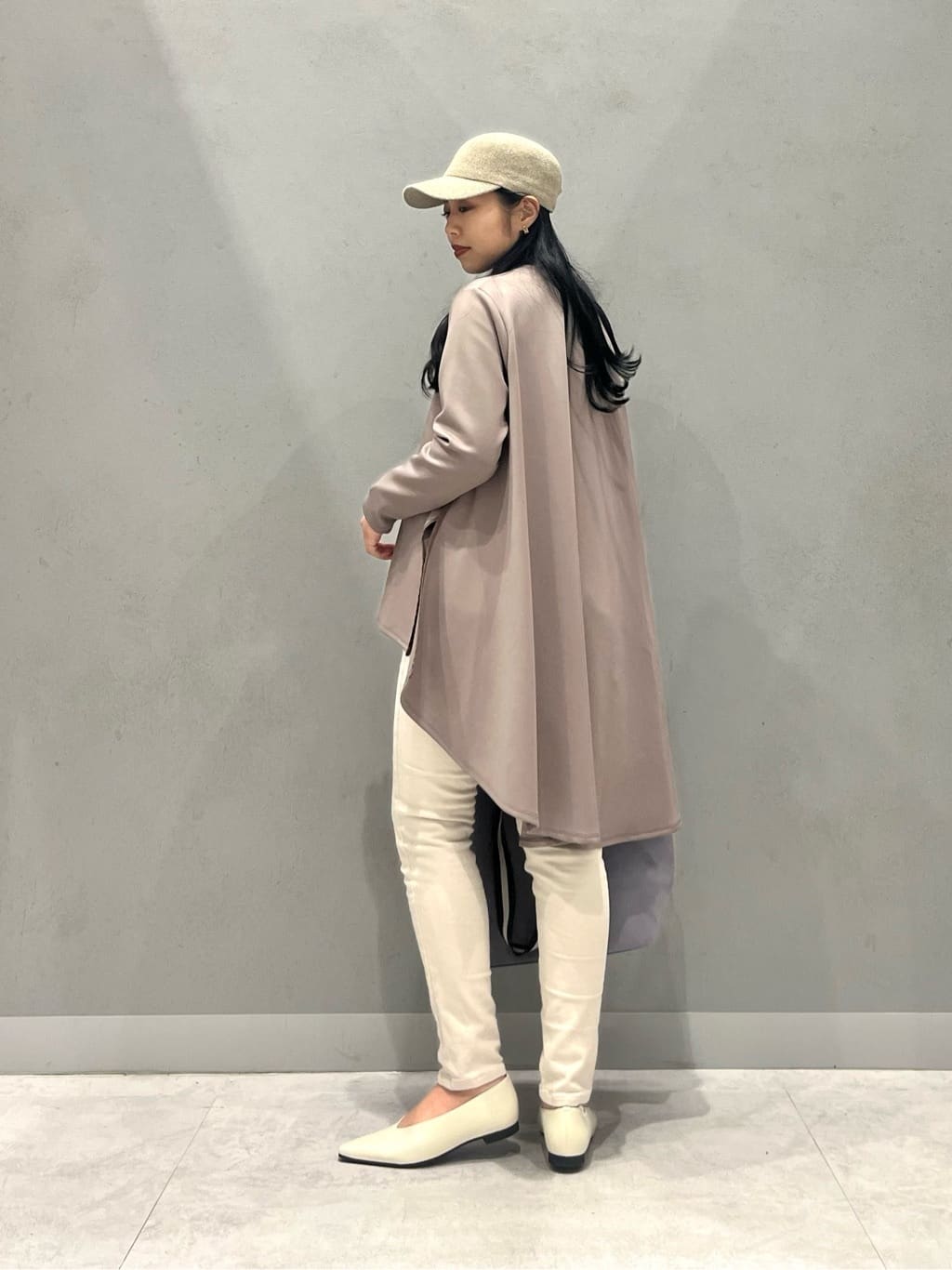 LASUDのラインテープ2WAY巾着トートバッグを使ったコーディネートを紹介します。｜Rakuten Fashion(楽天ファッション／旧楽天ブランドアベニュー)3545715