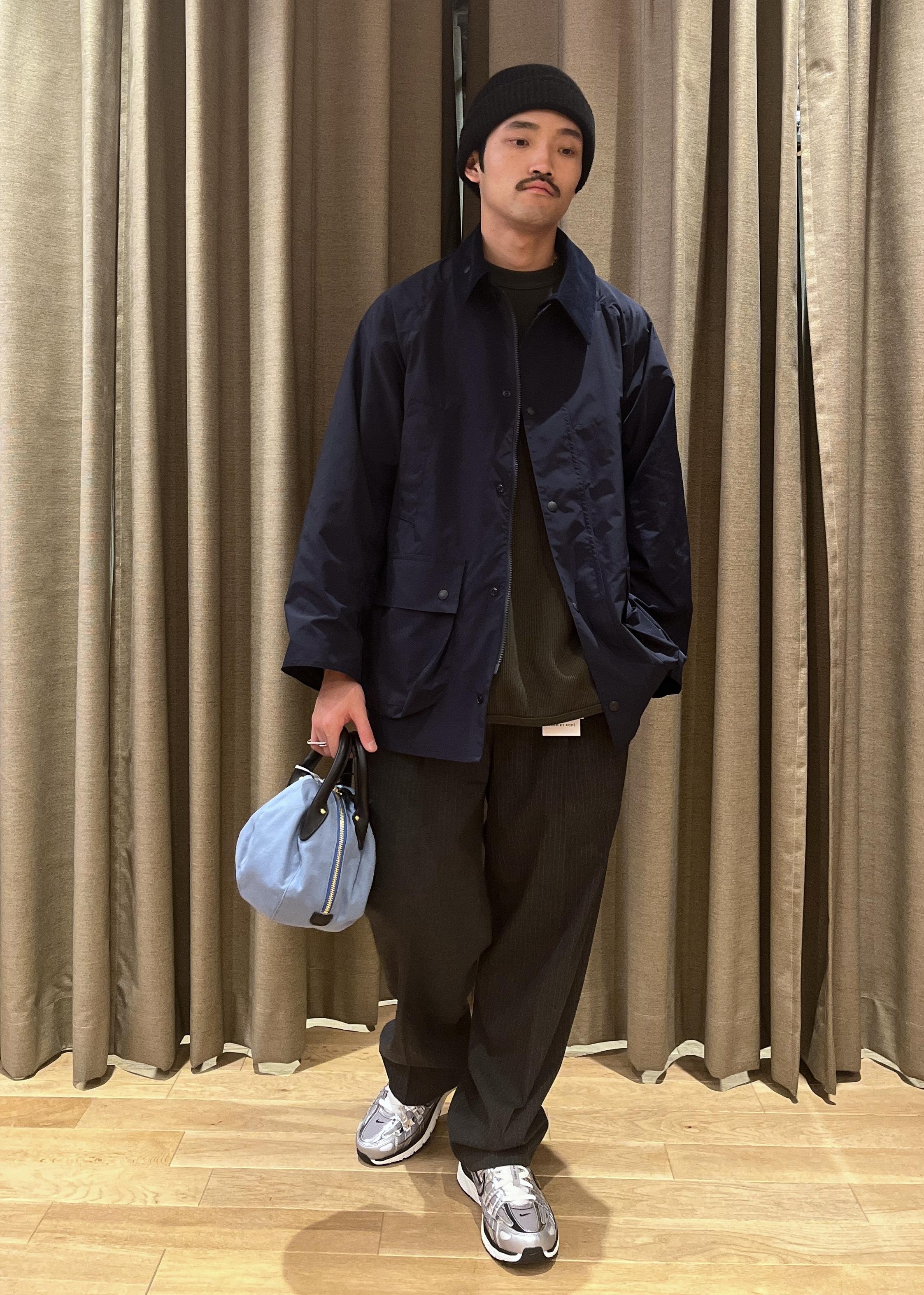 ADAM ET ROPE'の《別注》【Barbour for TRAVELCOUTURE】EXCLUSIVE PACKABLE OVERSIZE BEDALE / UNISEXを使ったコーディネートを紹介します。｜Rakuten Fashion(楽天ファッション／旧楽天ブランドアベニュー)3643188