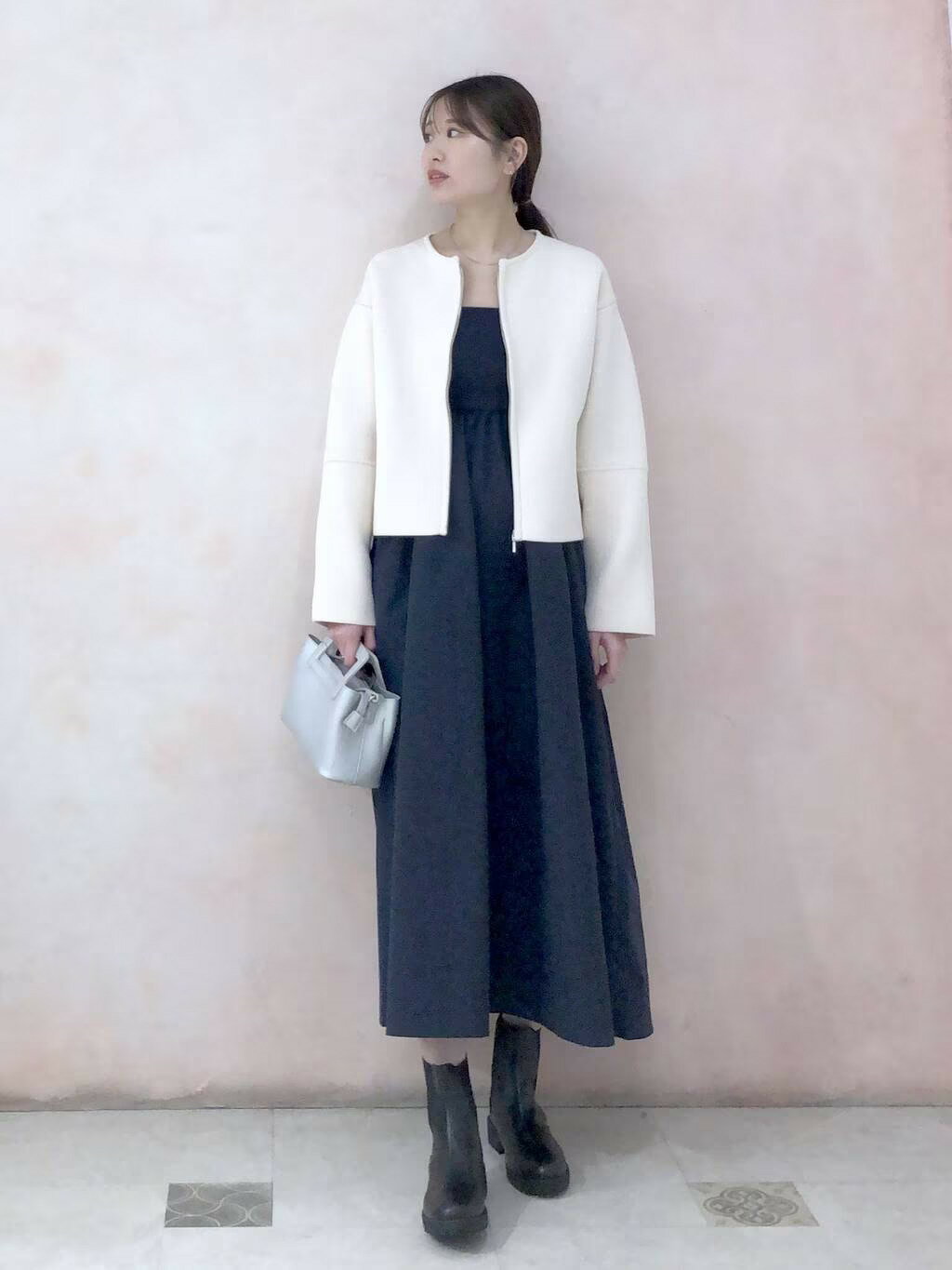 LAKOLEの2WAYスクエアミニショルダーBAGを使ったコーディネートを紹介します。｜Rakuten Fashion(楽天ファッション／旧楽天ブランドアベニュー)3582409