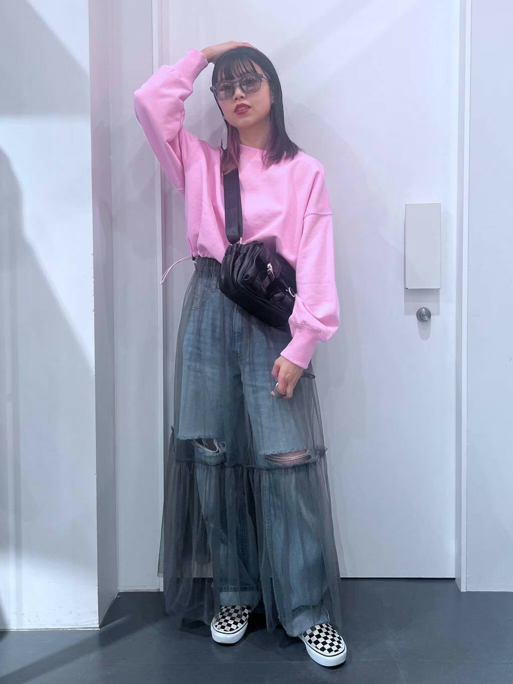 LAKOLEのスクエアポケットミニショルダーバッグを使ったコーディネートを紹介します。｜Rakuten Fashion(楽天ファッション／旧楽天ブランドアベニュー)3582423