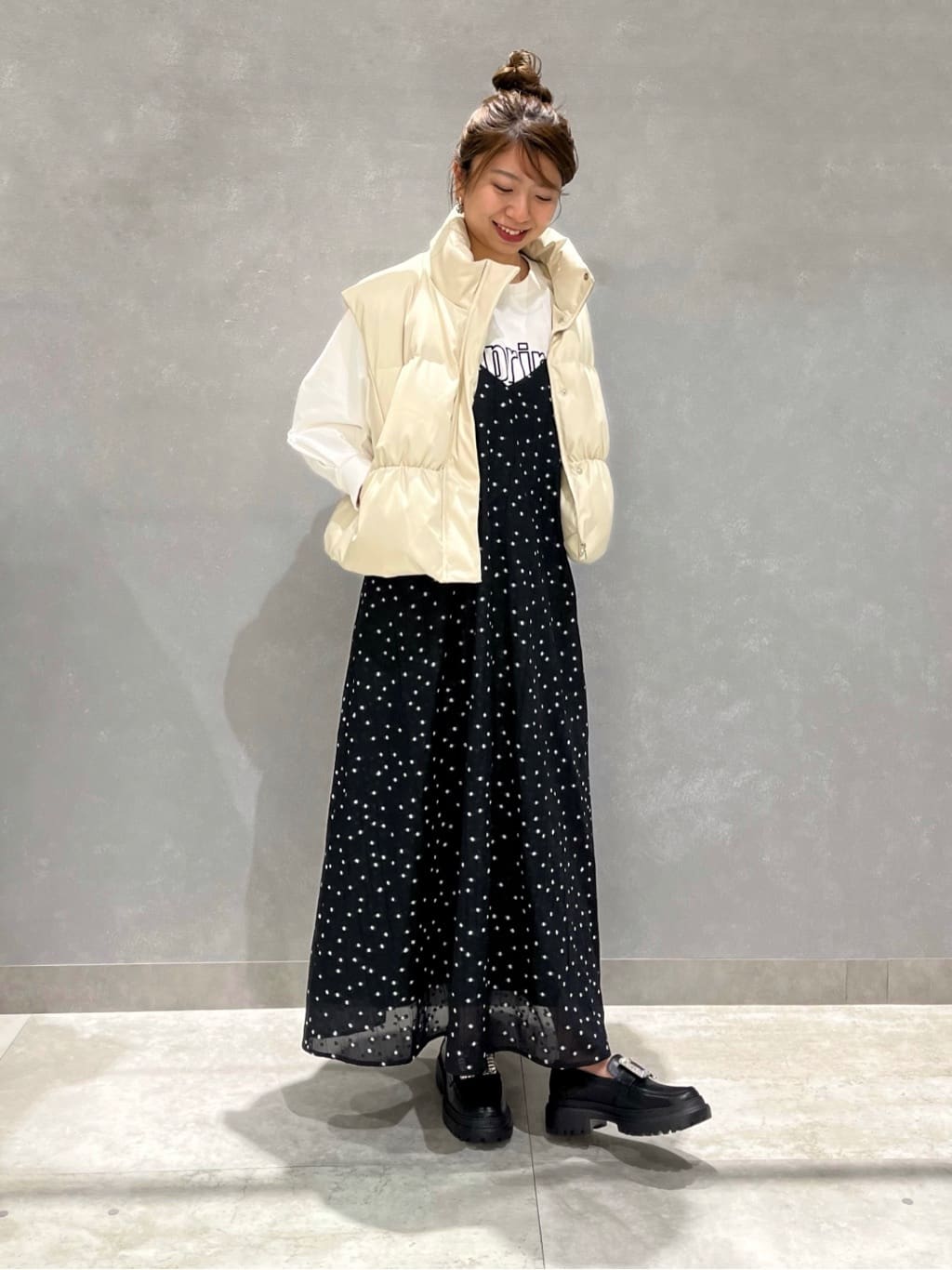 Vinのドットジャガードキャミワンピースを使ったコーディネートを紹介します。｜Rakuten Fashion(楽天ファッション／旧楽天ブランドアベニュー)3585405